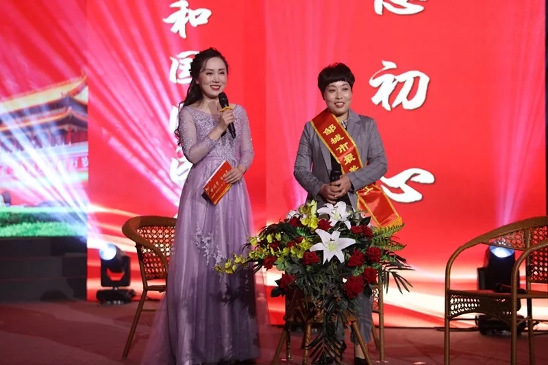 “中國夢(mèng)?勞動(dòng)美”鄒城市“最美職工”暨“雙十佳”頒獎(jiǎng)典禮，邢清梅被授予鄒城市“最美職工”榮譽(yù)稱號(hào)